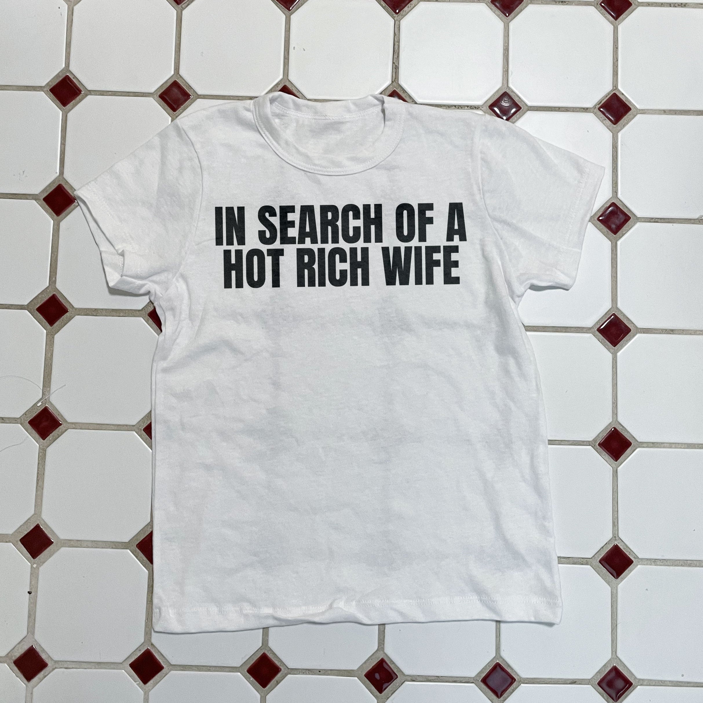 Hot Rich Wife Femme Tee